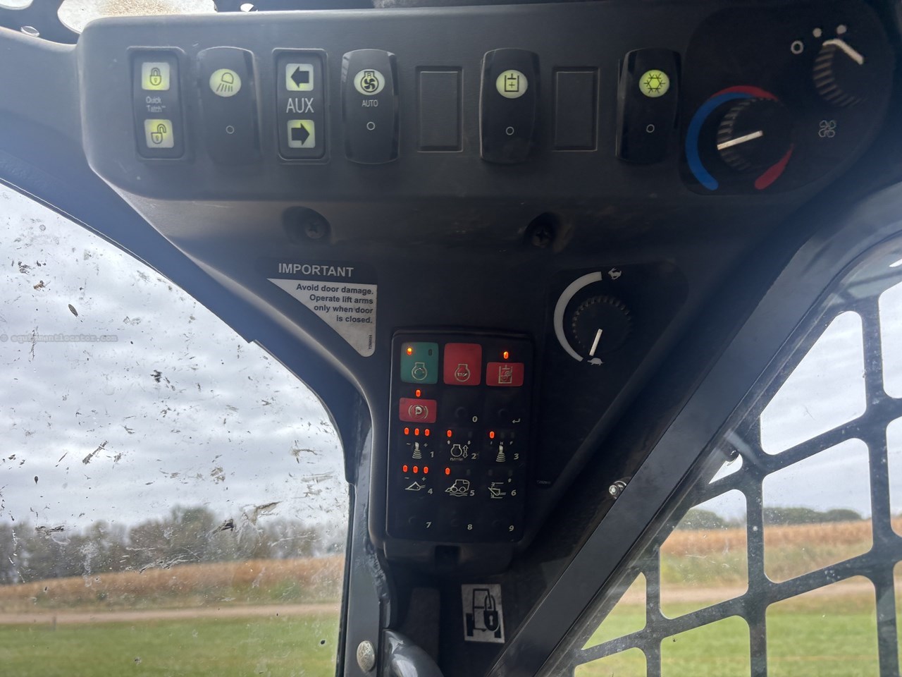 2022 John Deere 325G Image 10