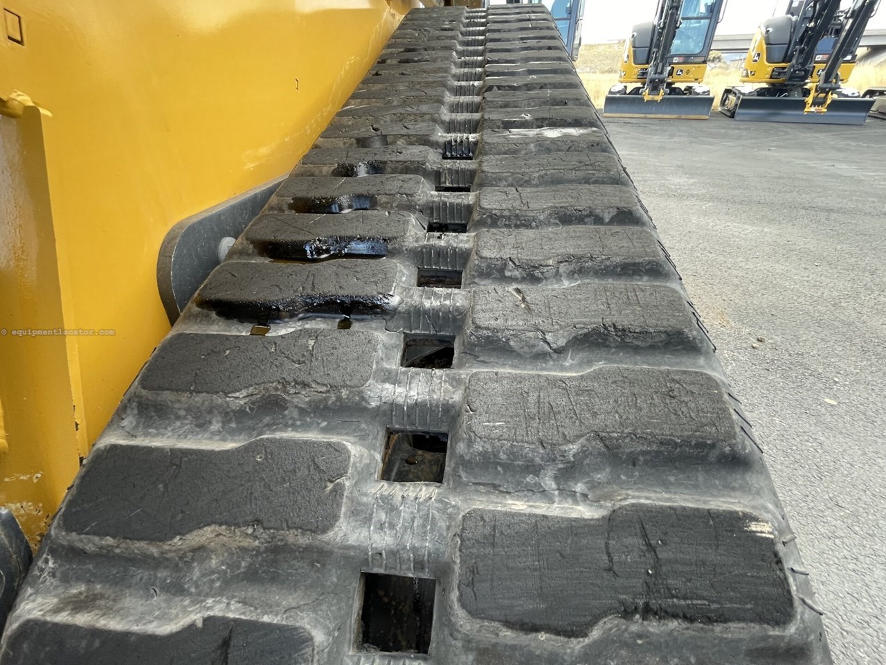 2023 John Deere 333G Image 10