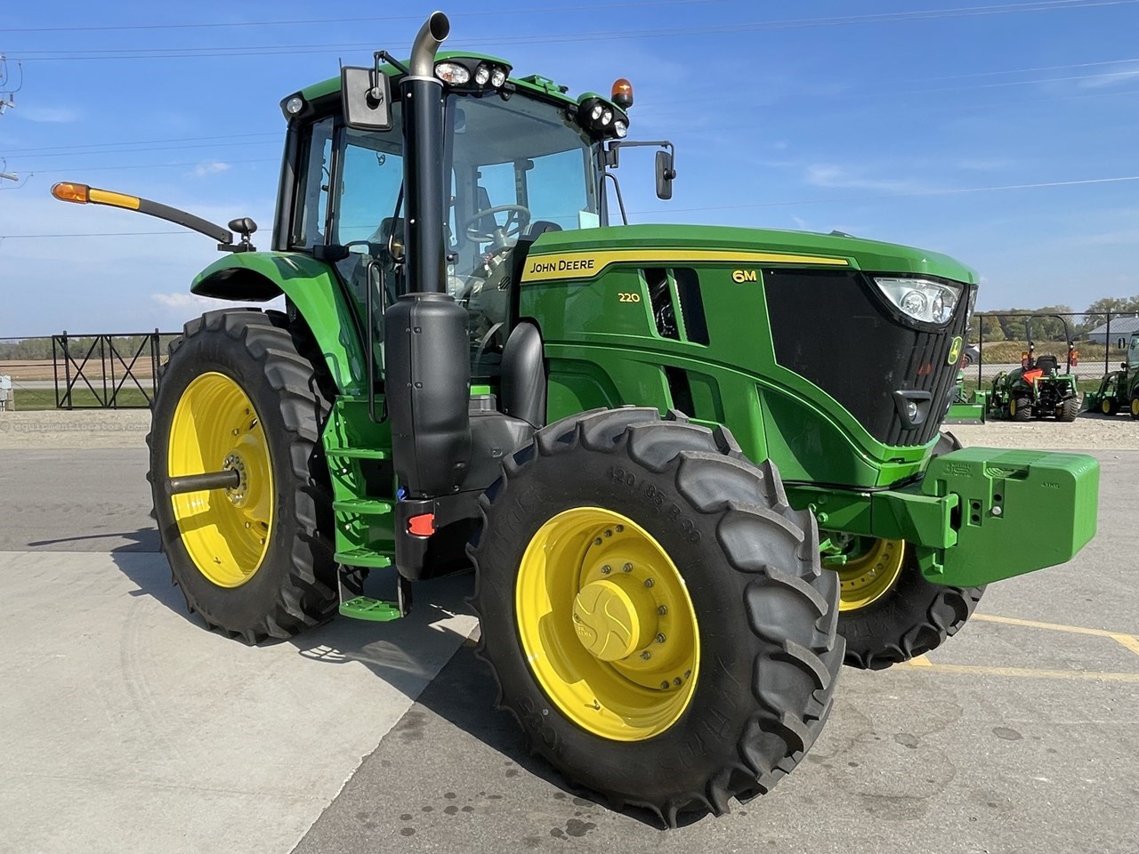 2025 John Deere 6M 220 Image 2