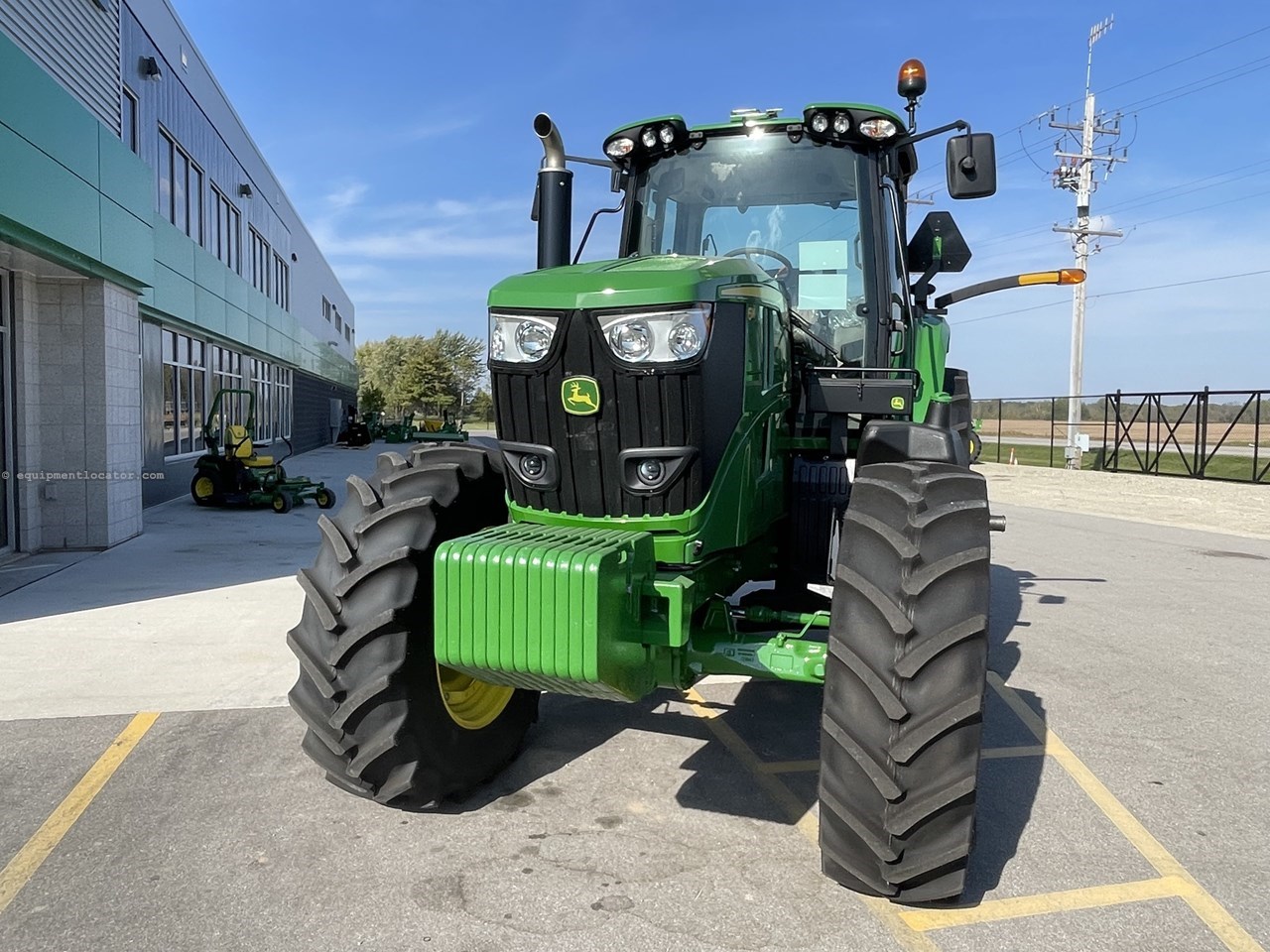 2025 John Deere 6M 220 Image 3