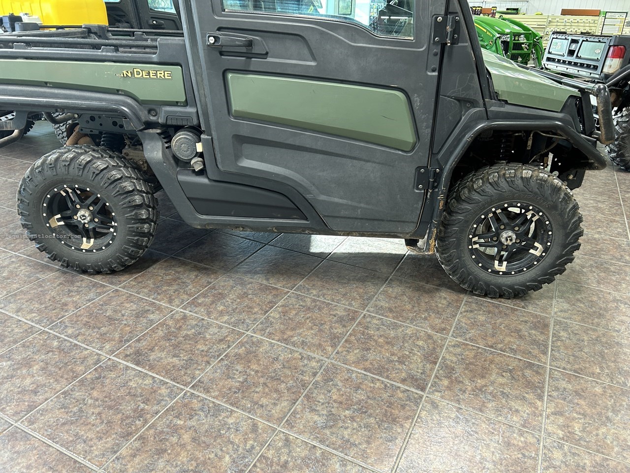 2018 John Deere XUV835R Image 10