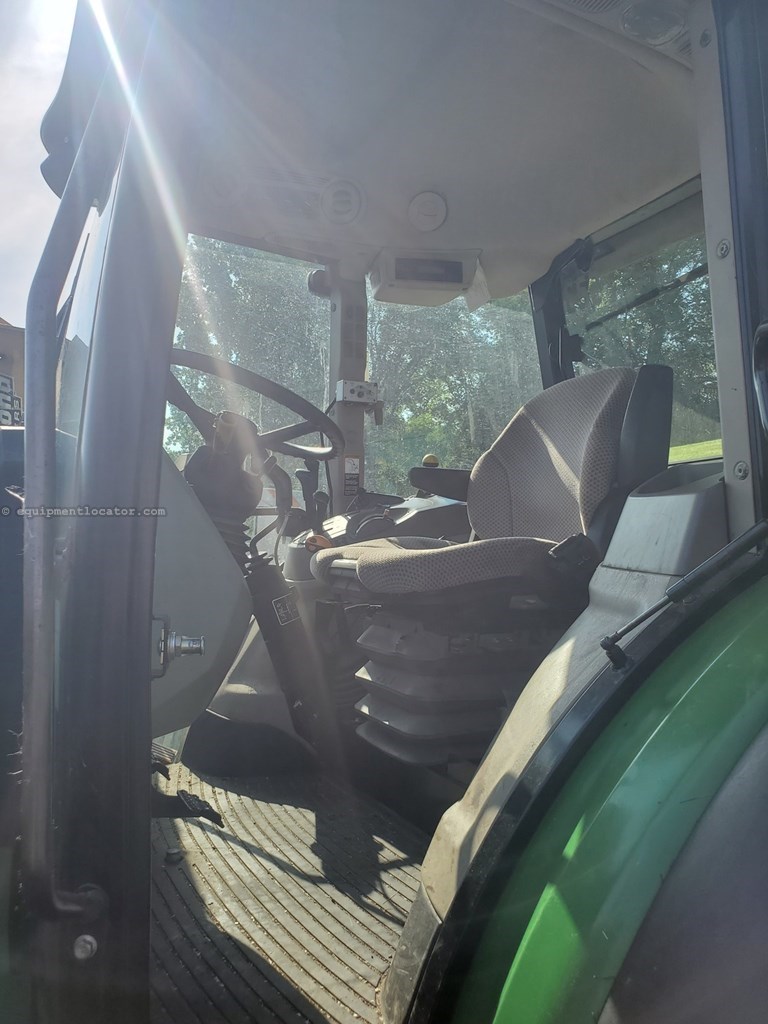 2014 John Deere 5115M Image 10