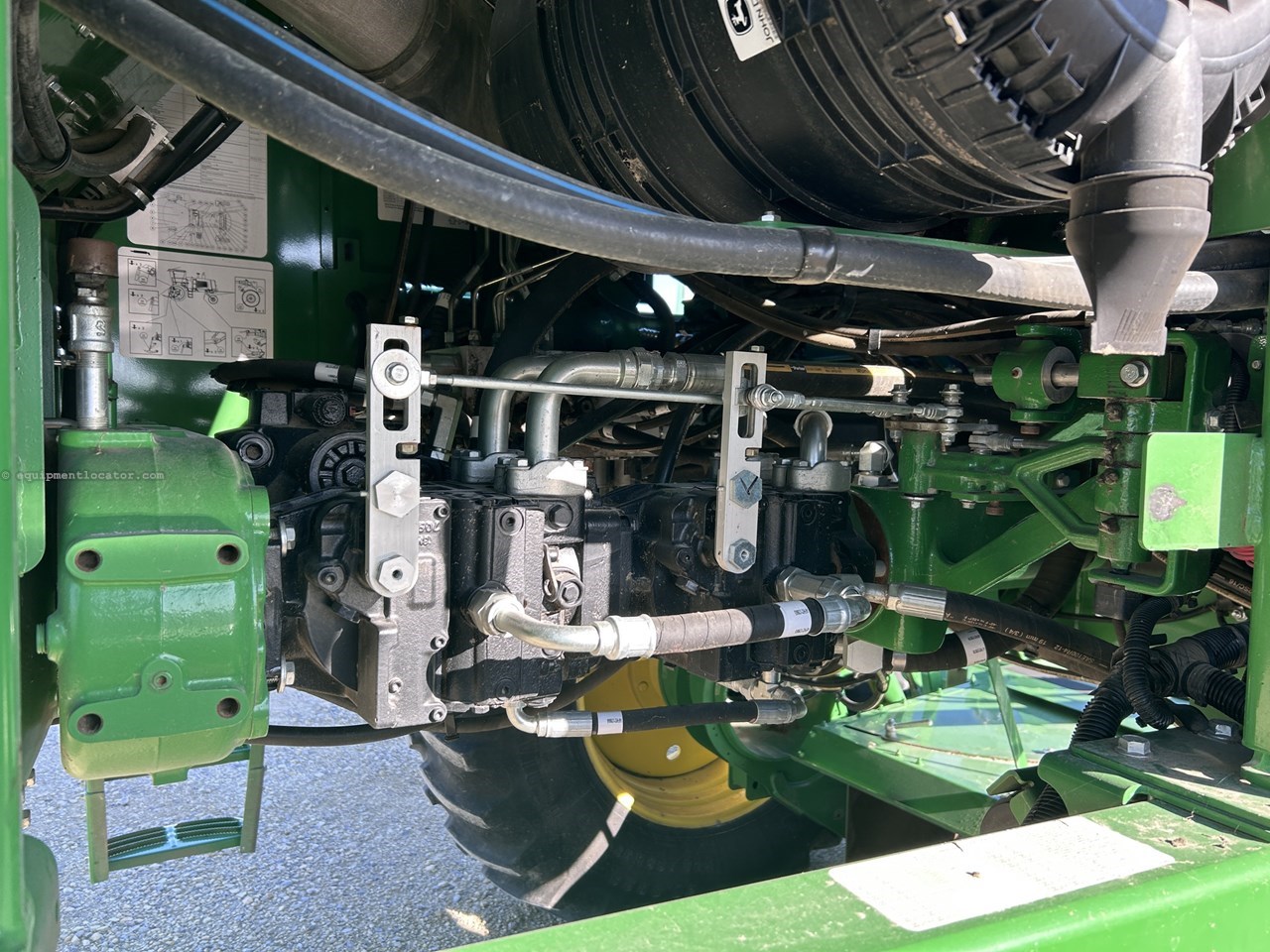 2021 John Deere W235 Image 10