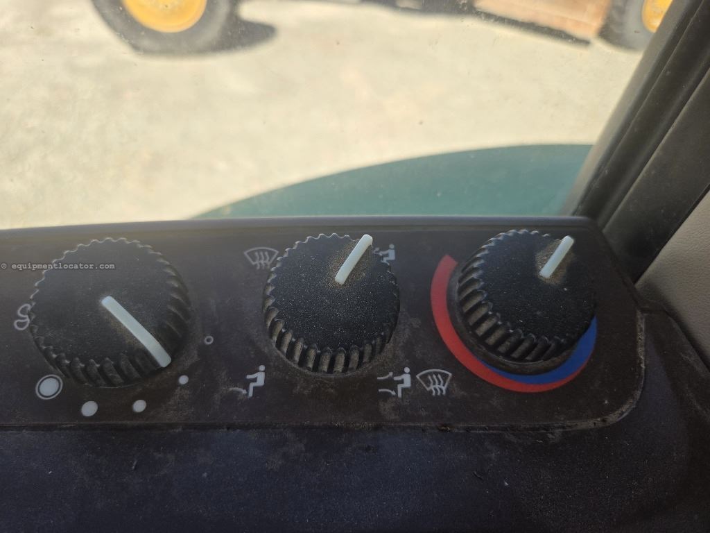 2004 John Deere 6420 Image 10