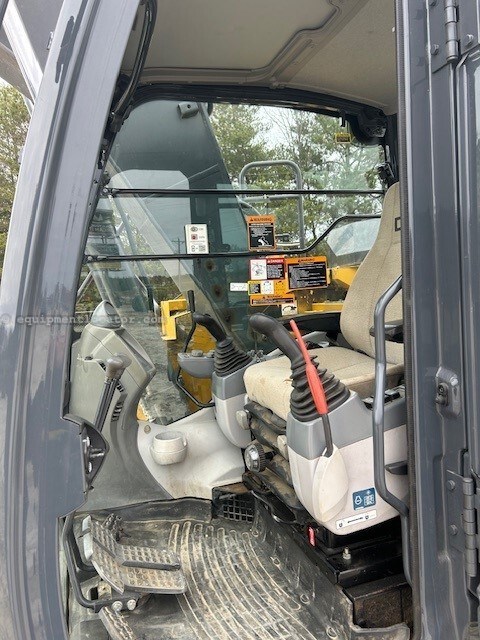 2019 John Deere 135G Image 10