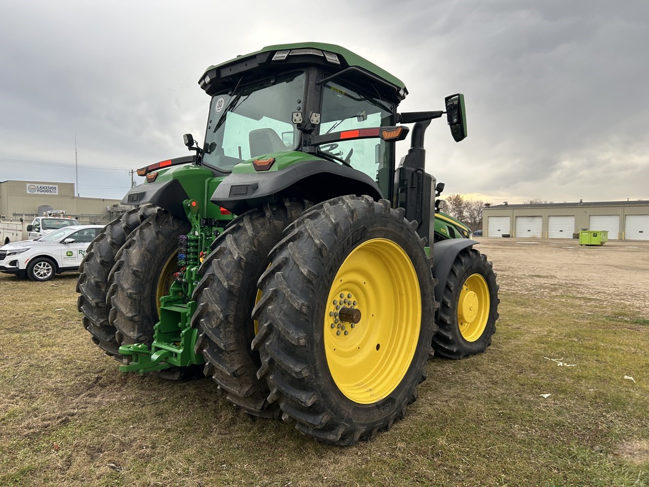 2025 John Deere 8R 370 Image 10