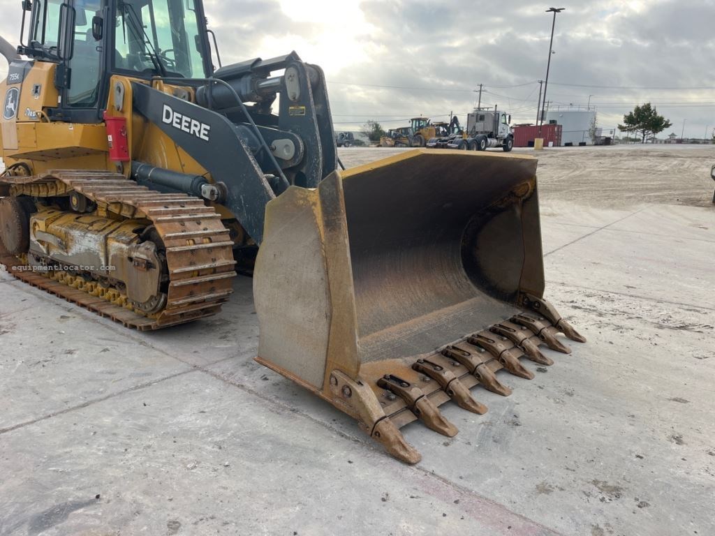 2022 John Deere 755K Image 10