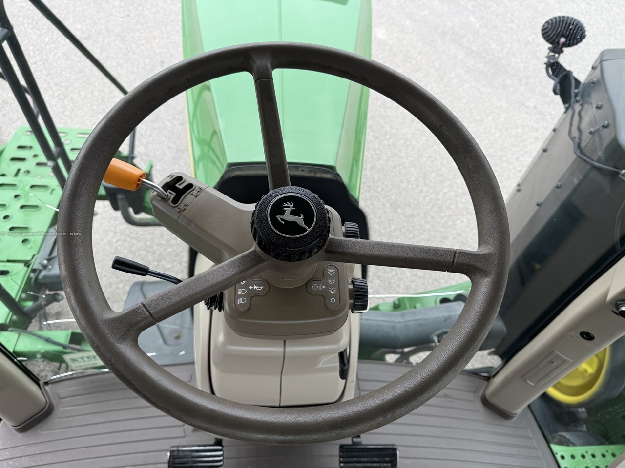 2015 John Deere 8370RT Image 10