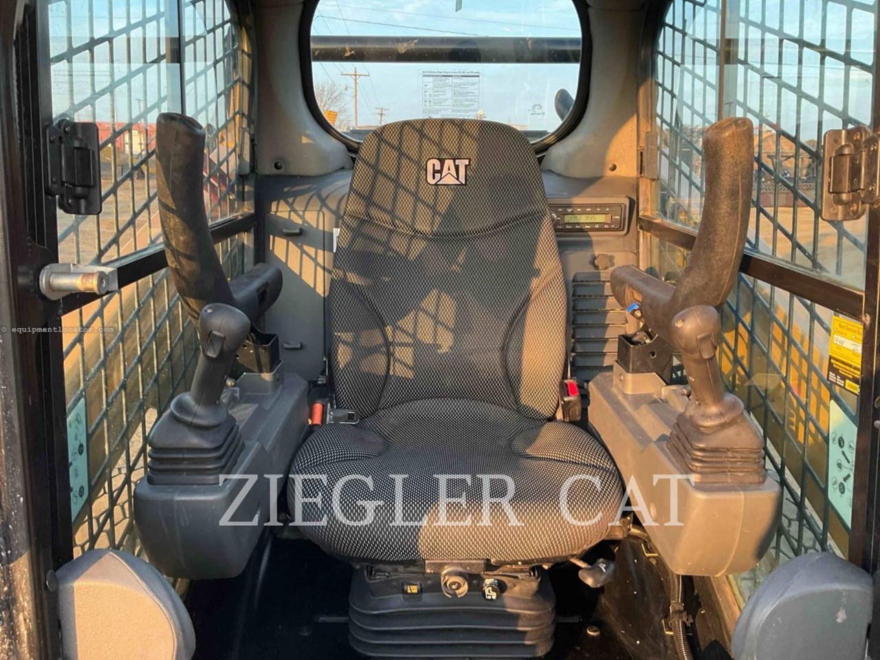 2022 Caterpillar 259D3 Image 10