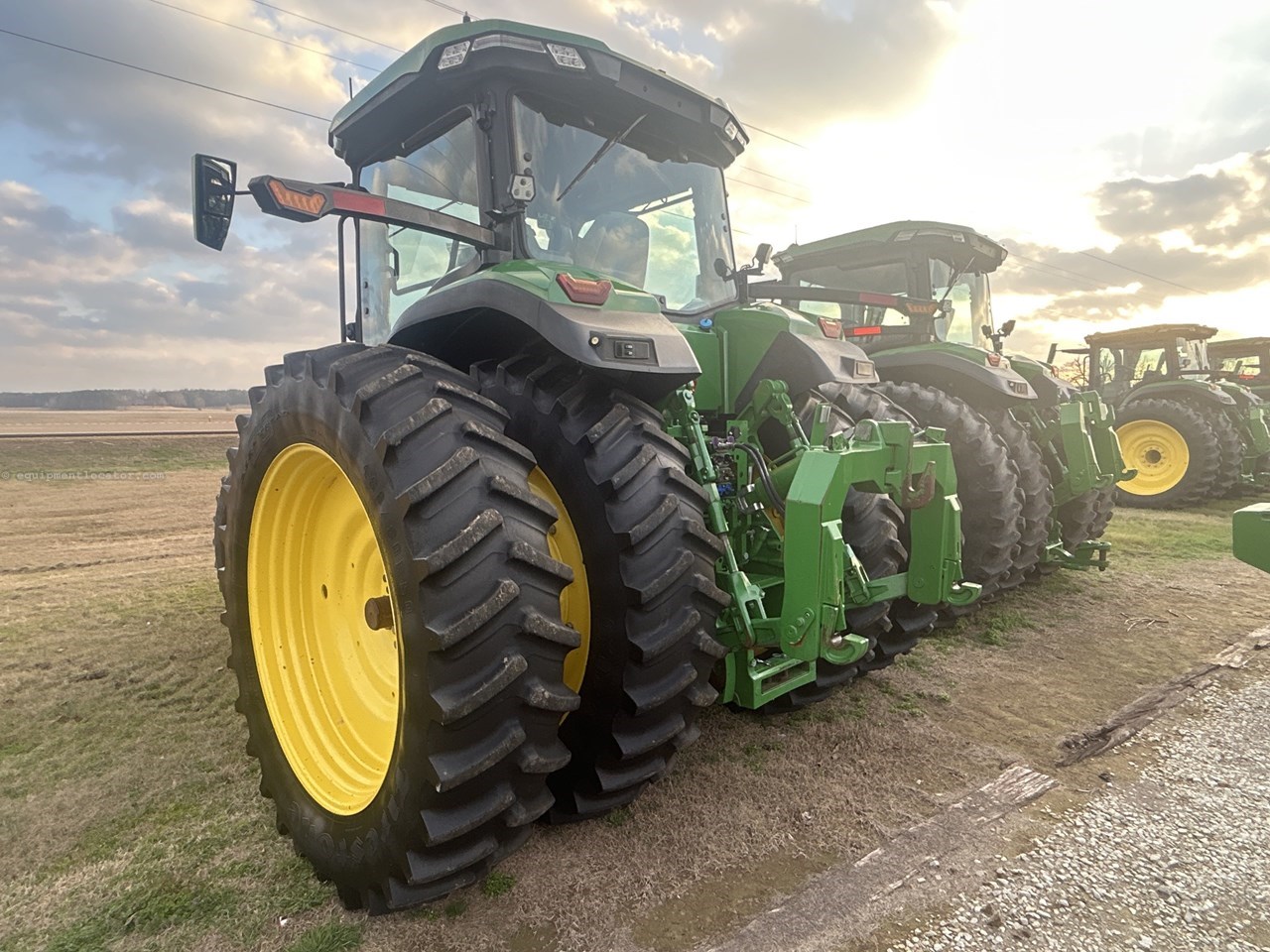 2022 John Deere 8R 310 Image 10