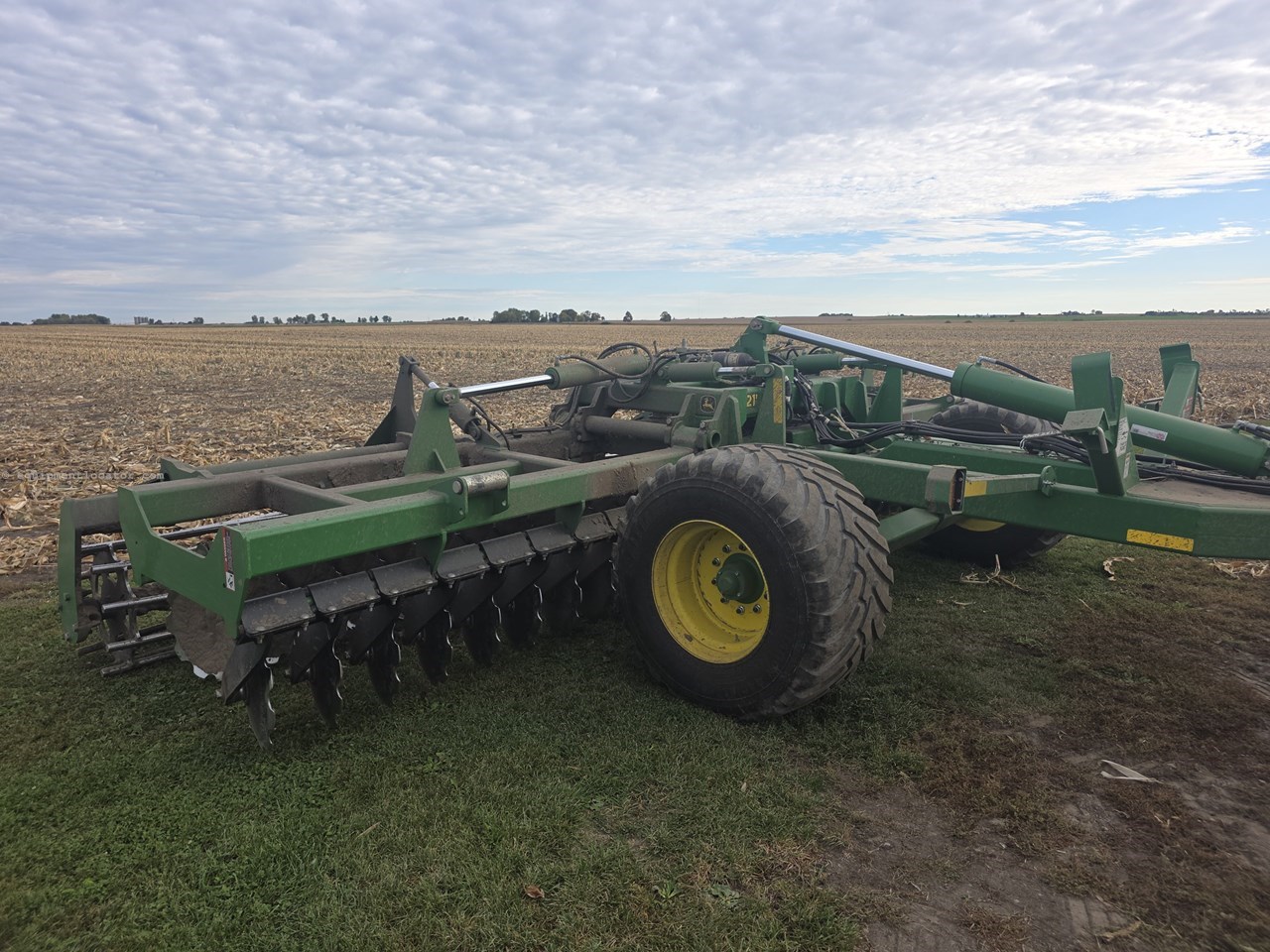 2023 John Deere 2680H Image 10