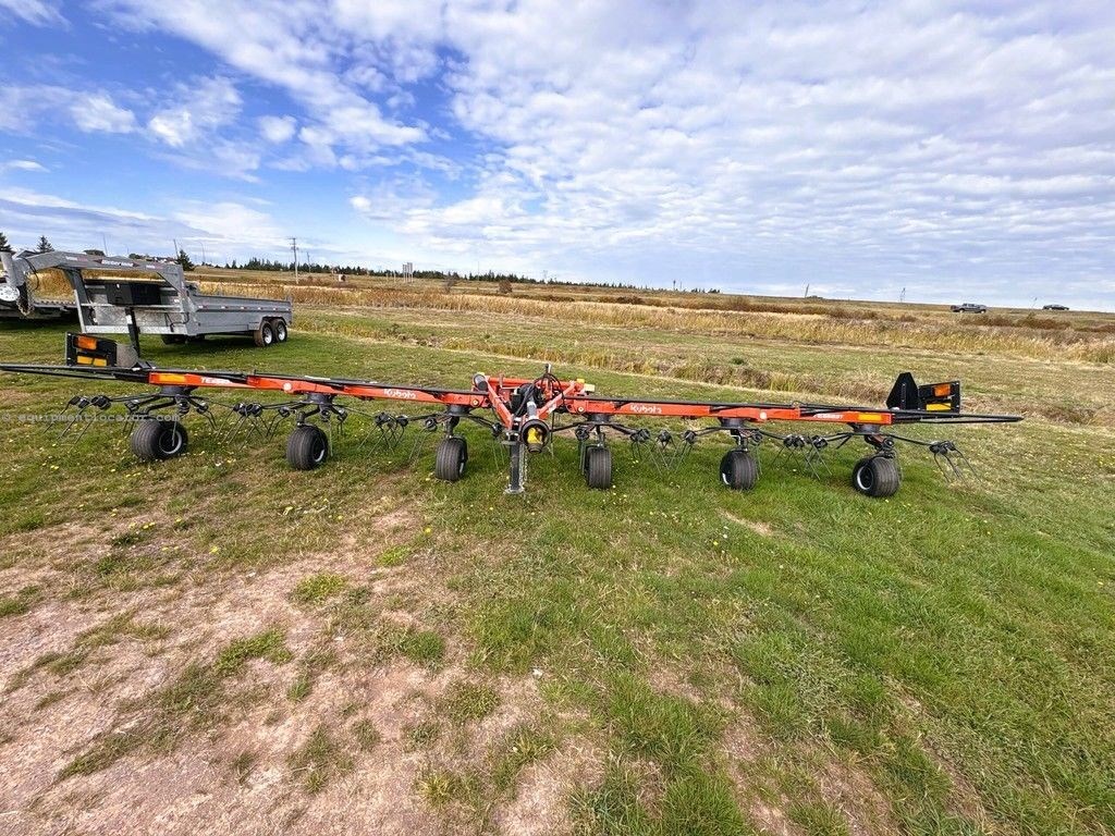 2024 Kubota TE6583T Image 3