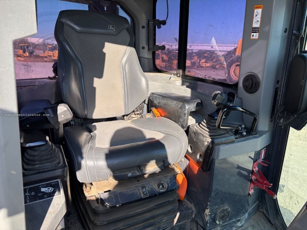 2022 John Deere 850L Image 10