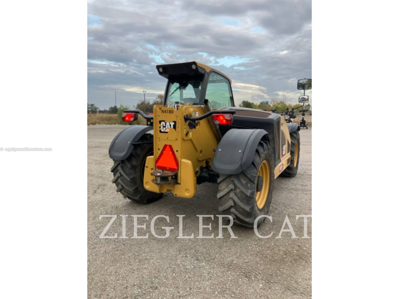 2019 Caterpillar TH408D Image 4