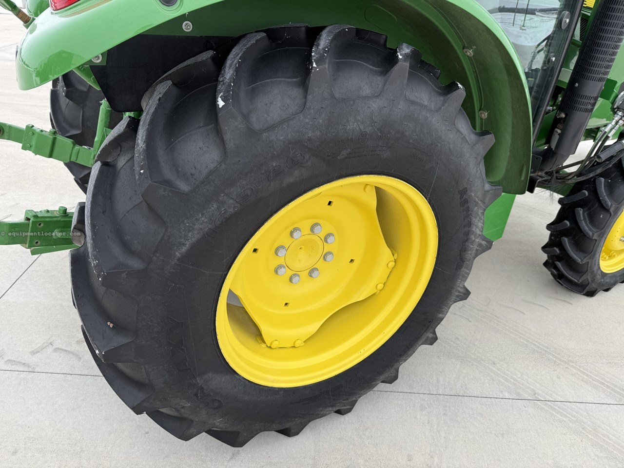 2018 John Deere 5075E Image 16