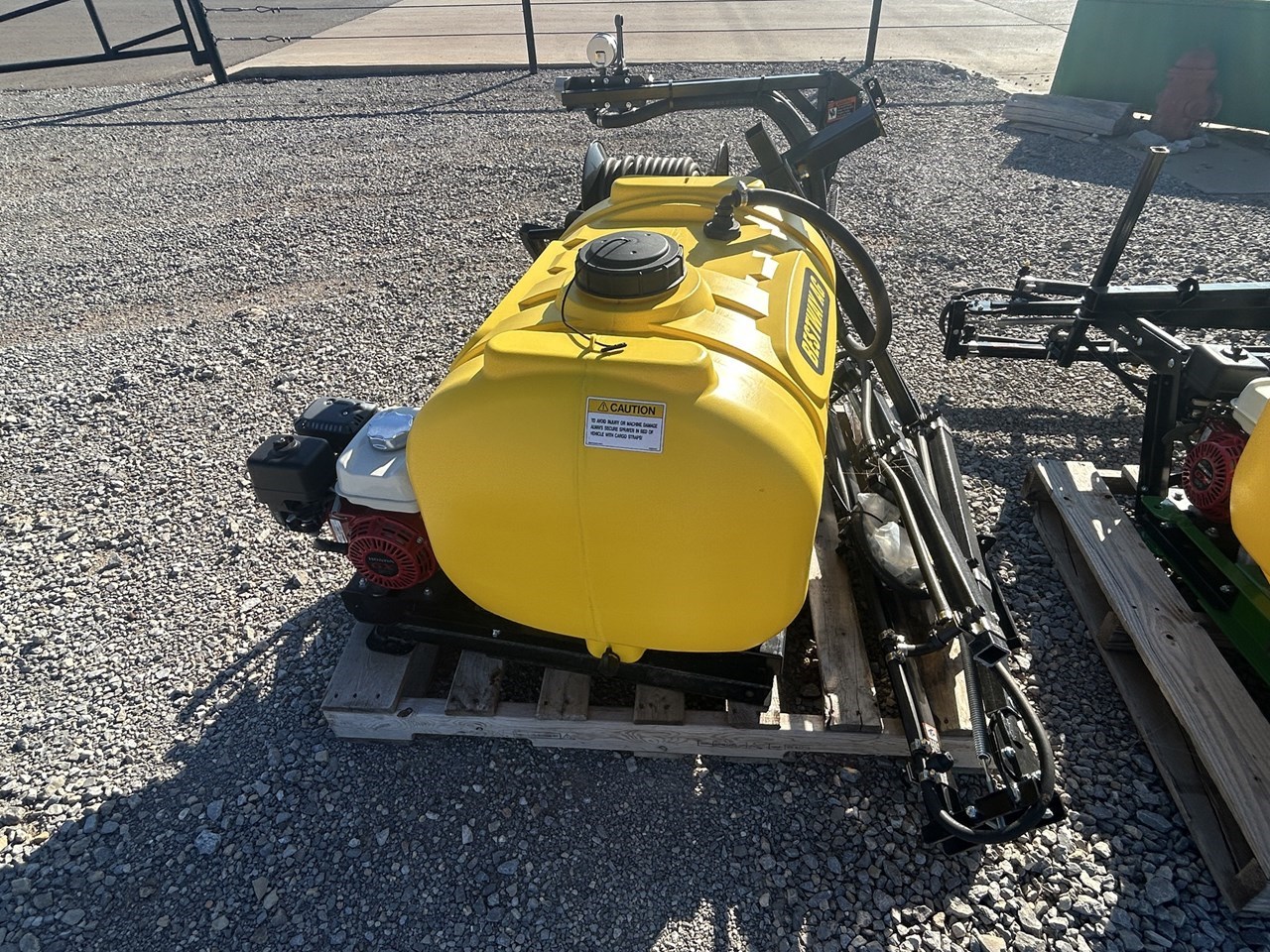 2024 Bestway 60 Gal UTV Image 4