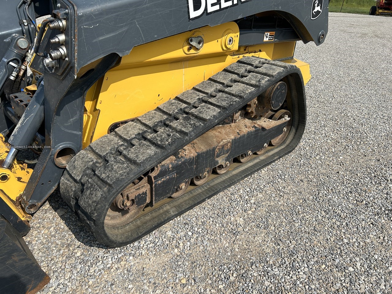2018 John Deere 333G Image 10