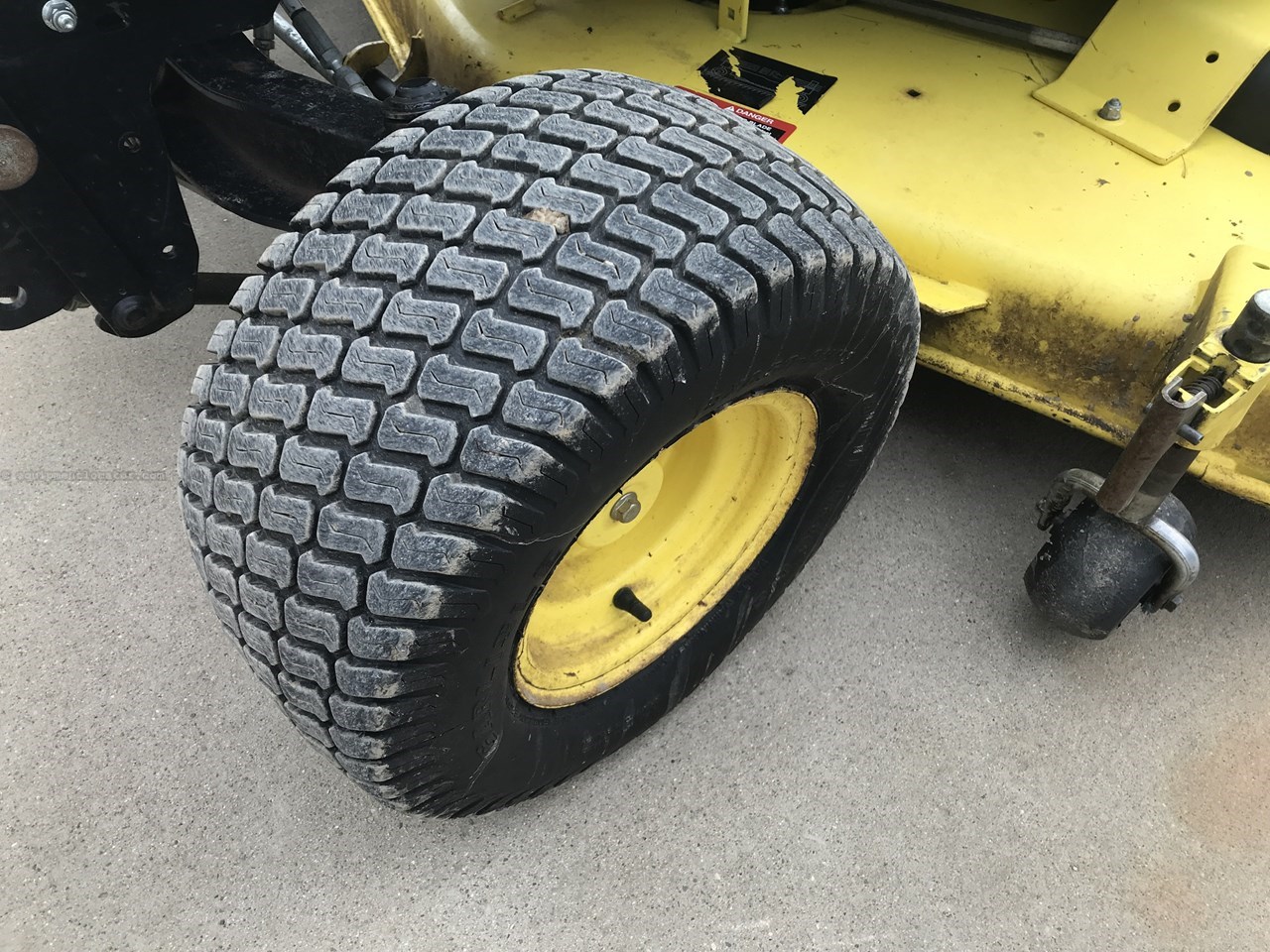 2013 John Deere X710 Image 10