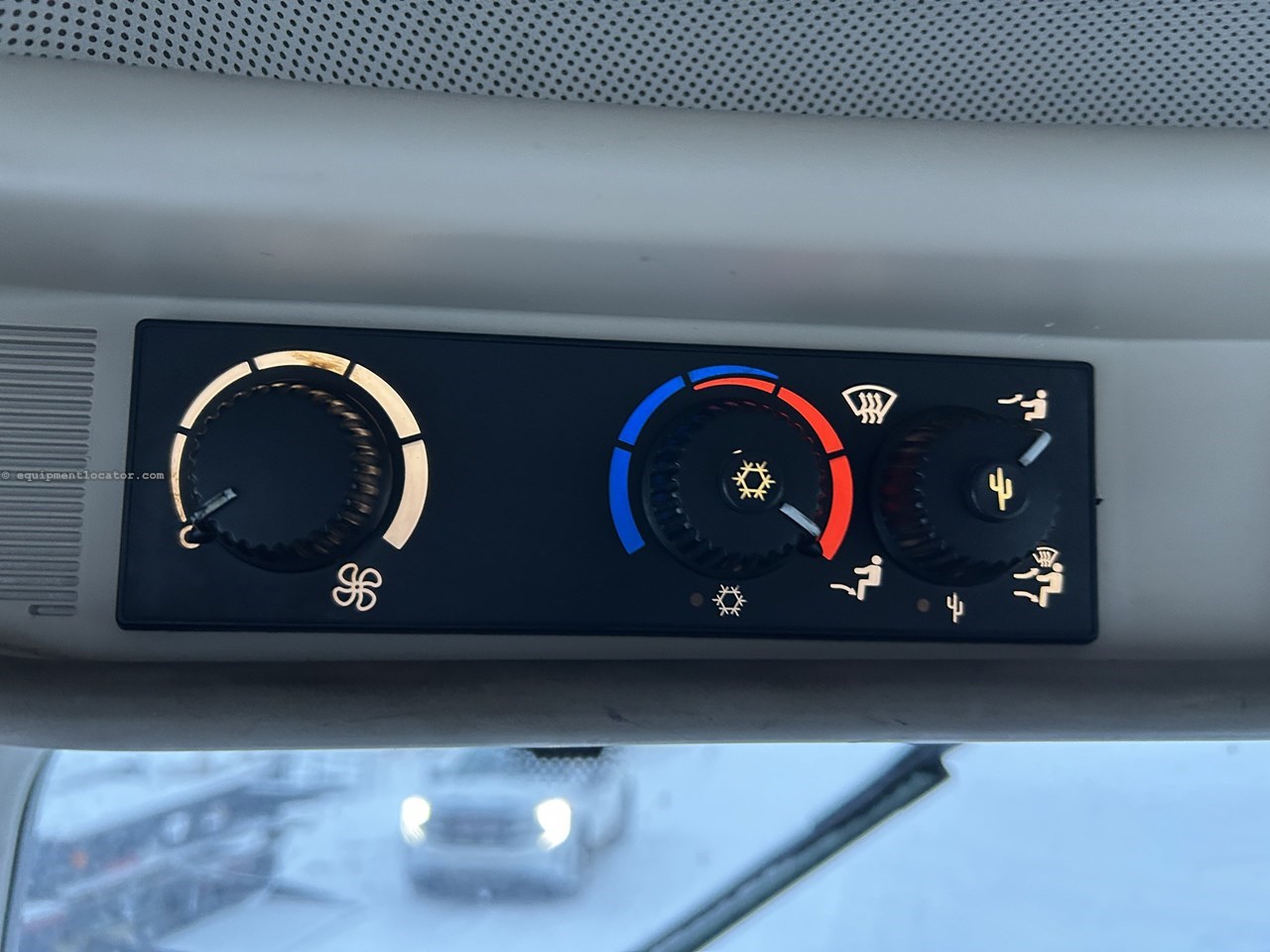 2011 John Deere 7530 Premium Image 10