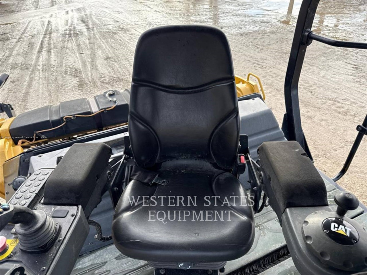 2016 Caterpillar CB66B Image 10