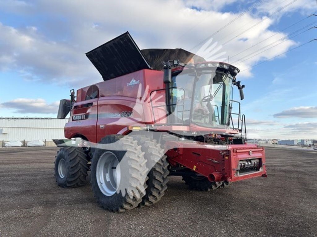 2016 Case IH 8240 Image 2