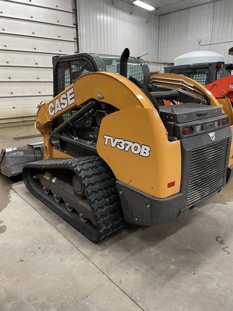 2022 Case TV370B Image 2