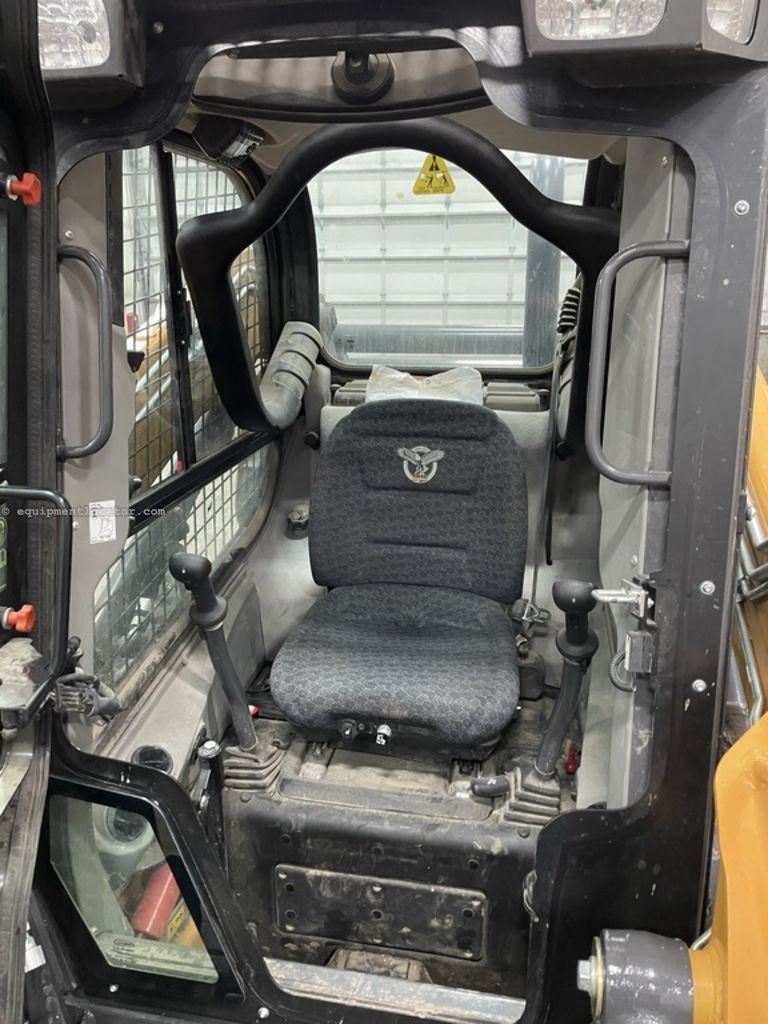 2022 Case TV370B Image 4