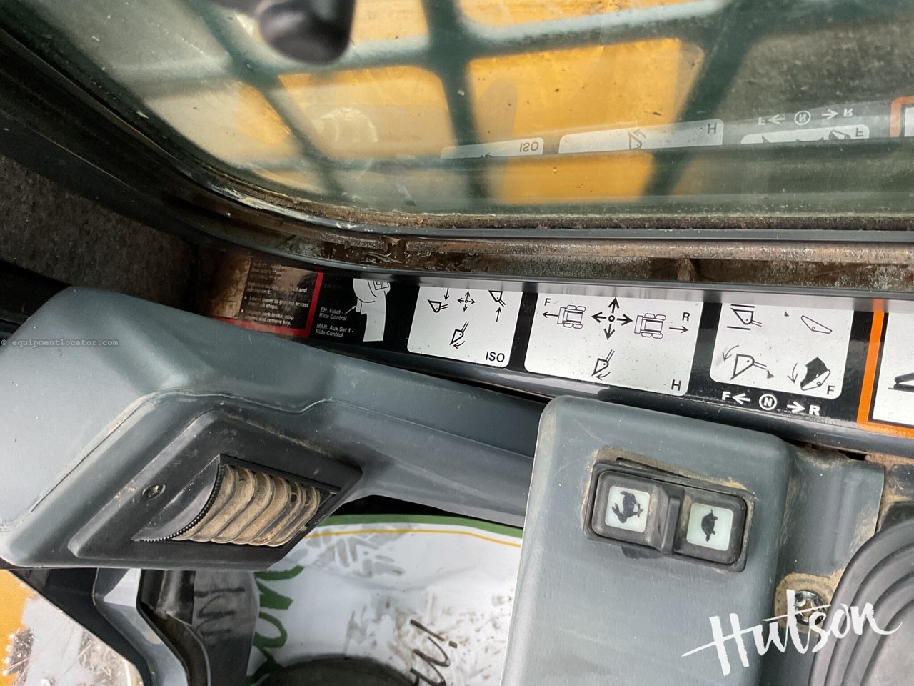 2020 John Deere 333G Image 29