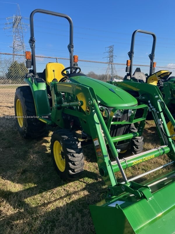 2025 John Deere 3032E Image 2