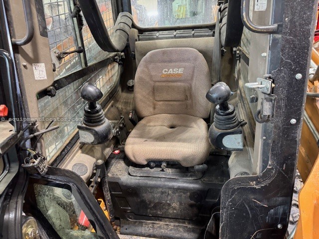 2015 Case TR310 Image 10