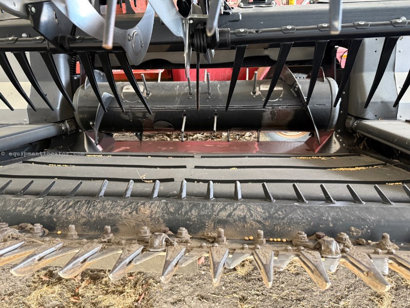 2022 MacDon FD235 Image 10