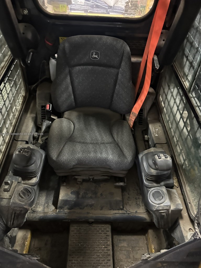 2023 John Deere 317G Image 10
