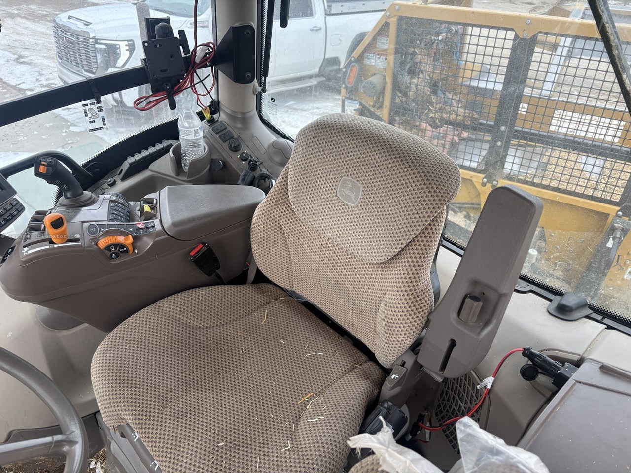 2023 John Deere 6R 250 Image 10