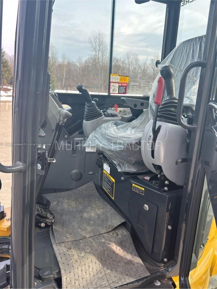 2024 John Deere 35 P Image 10