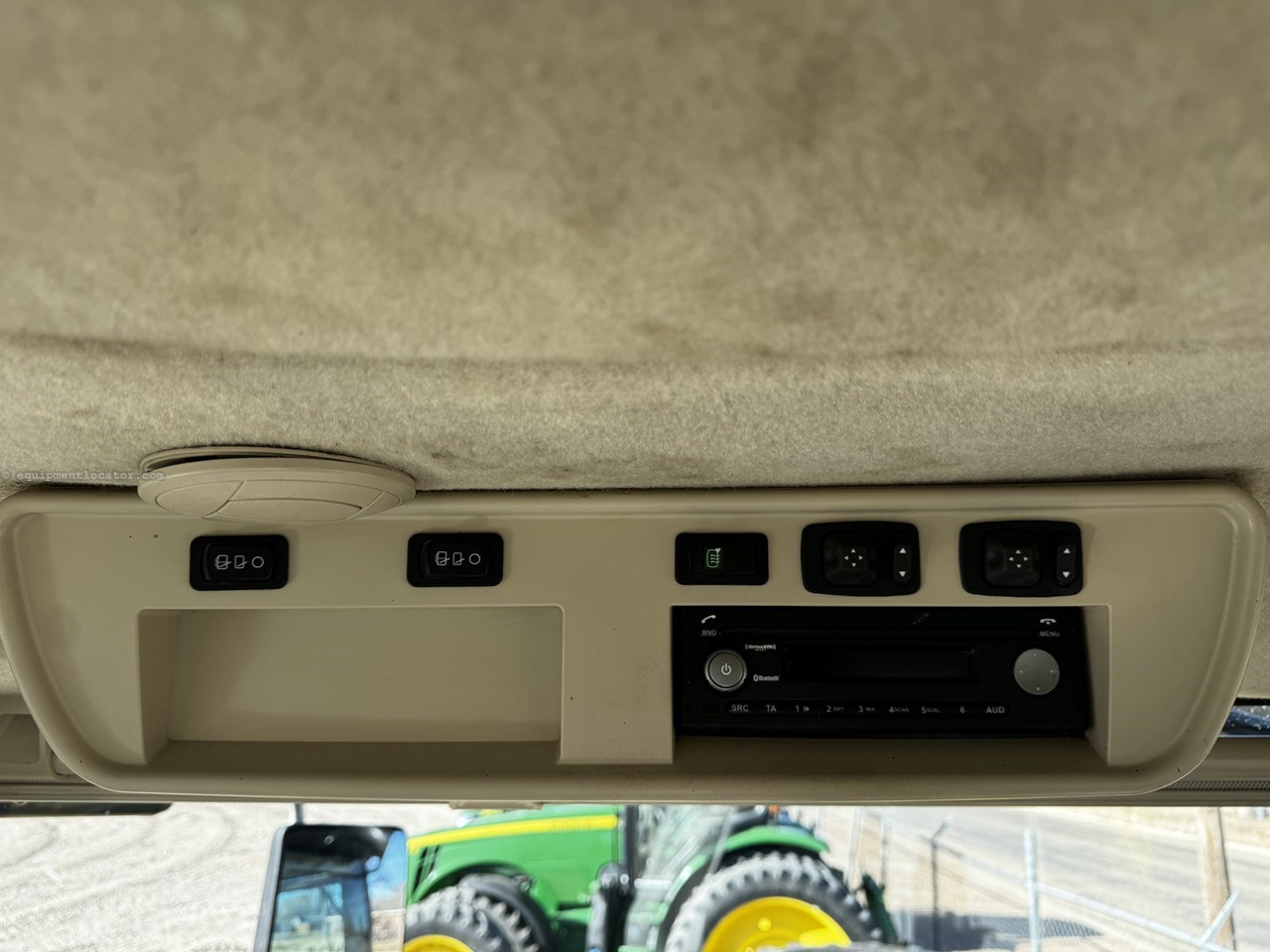 2019 John Deere 8270R Image 10