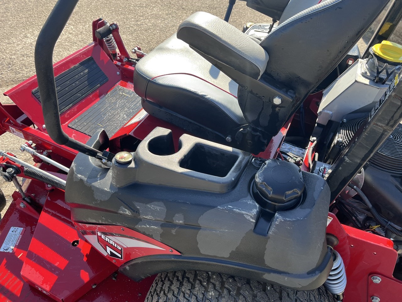 2016 Ferris IS3200Z Image 10