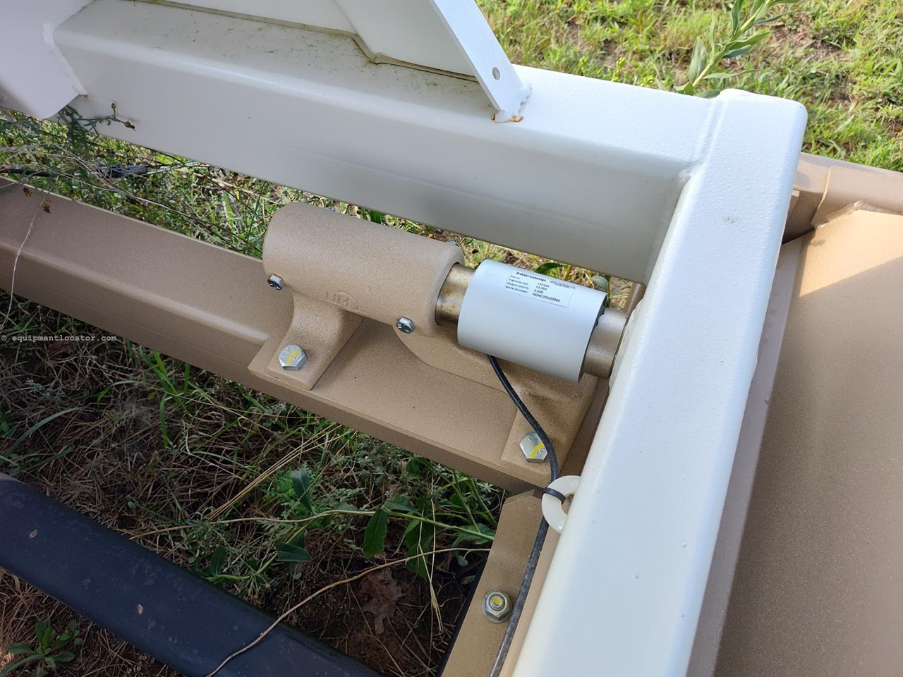 2023 Unverferth 3755XL Image 11