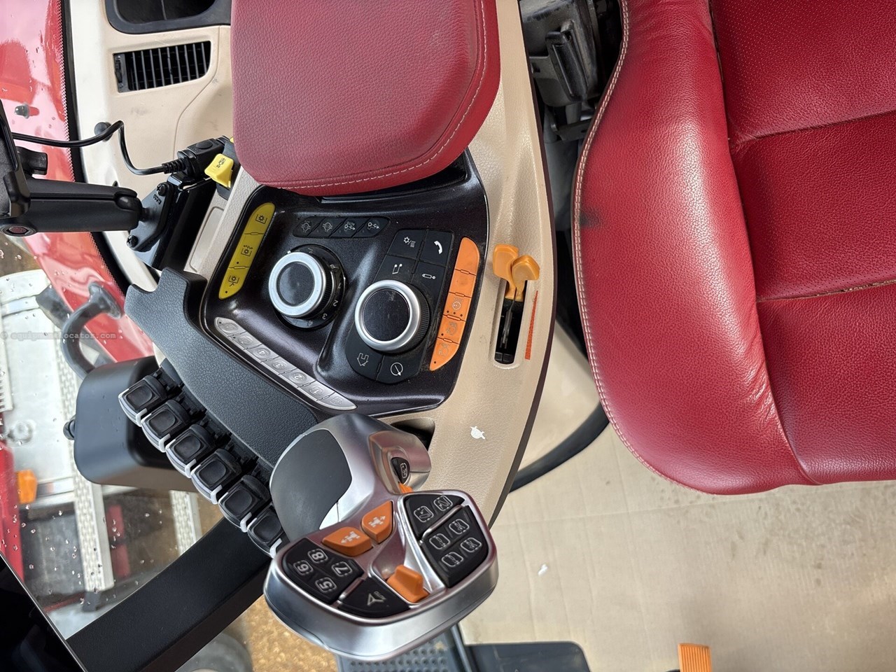 2025 Case IH MAGNUM 385 CVX Image 10