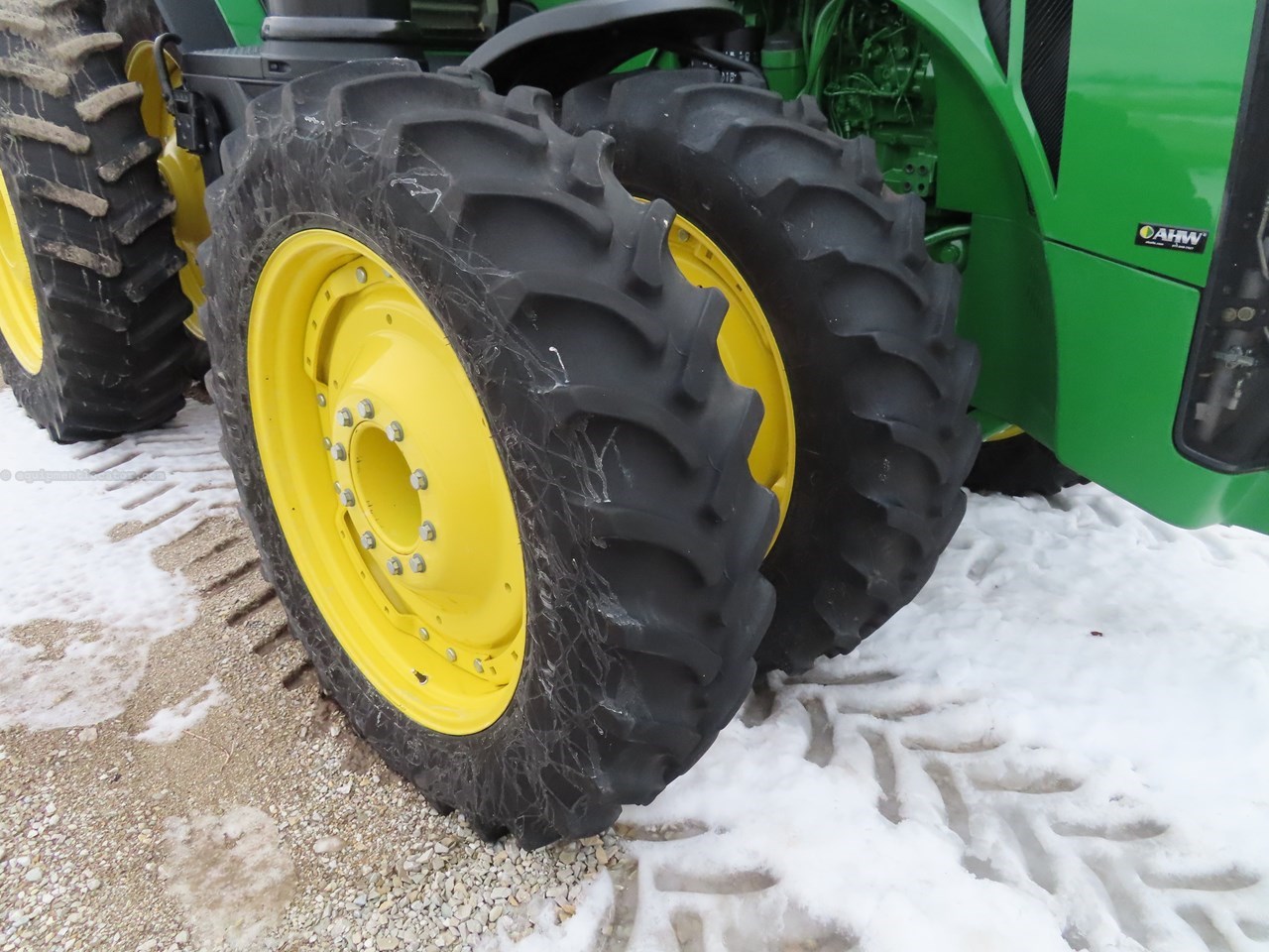 2019 John Deere 8295R Image 10
