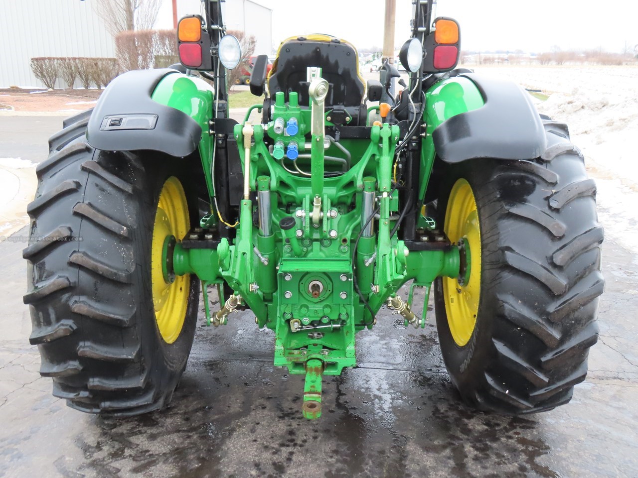 2014 John Deere 5085M Image 6