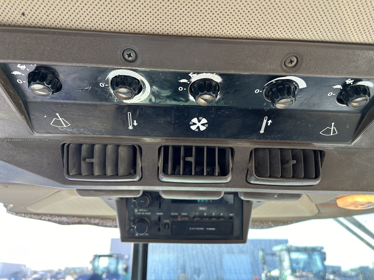 1992 John Deere 4960 Image 21