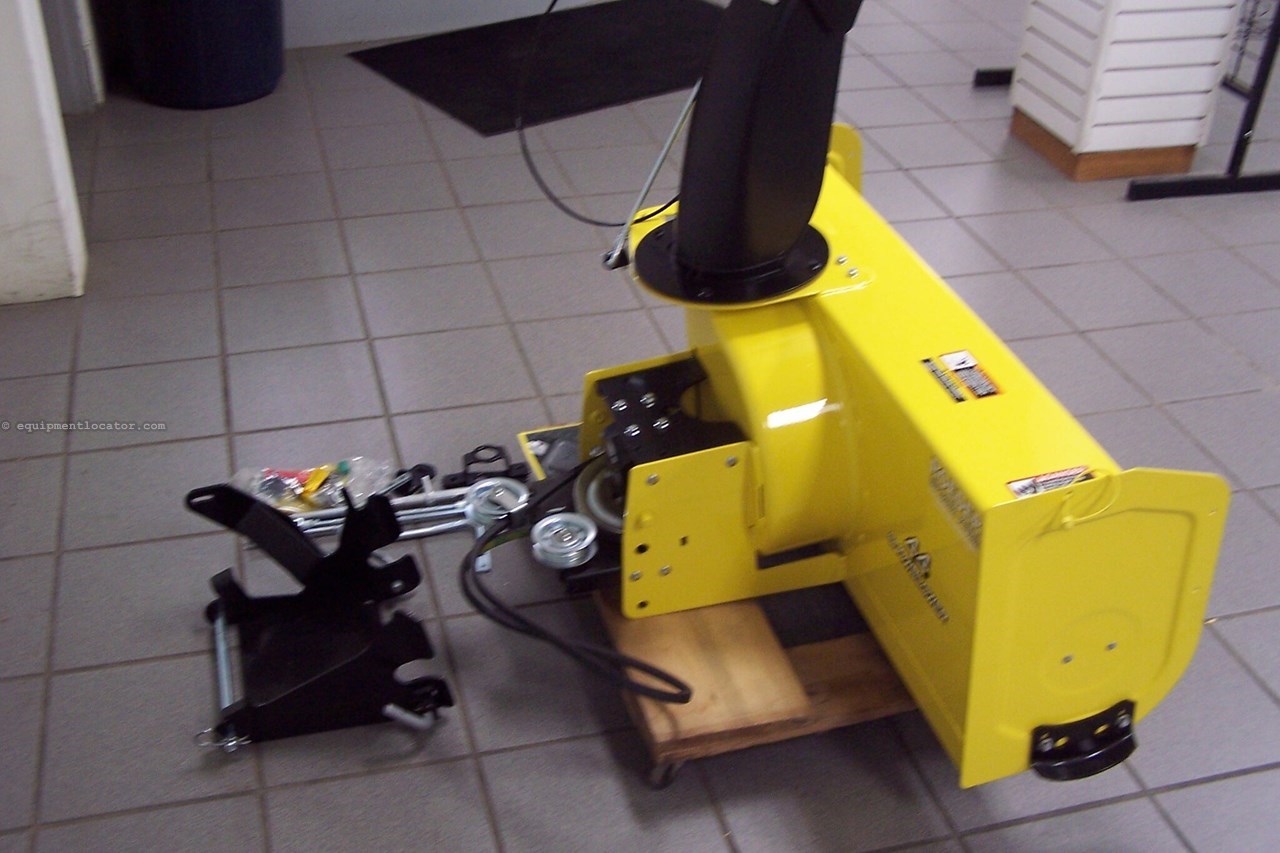 John Deere 44 SNOWBLOWER Image 5
