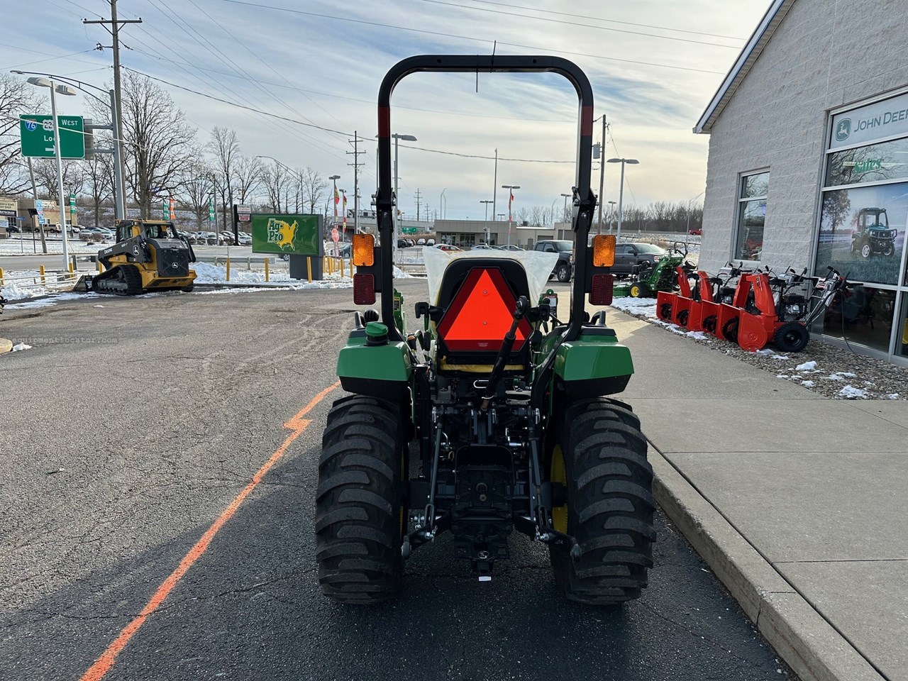 2025 John Deere 2038R Image 4