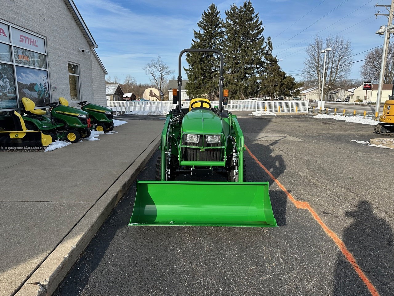 2025 John Deere 3032E Image 5