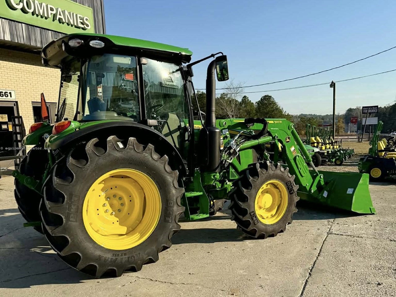 2025 John Deere 5105M Image 8