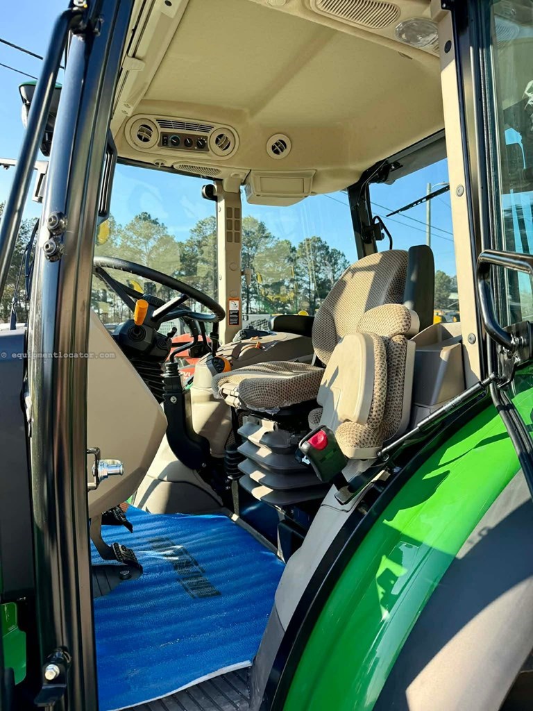 2025 John Deere 5105M Image 9