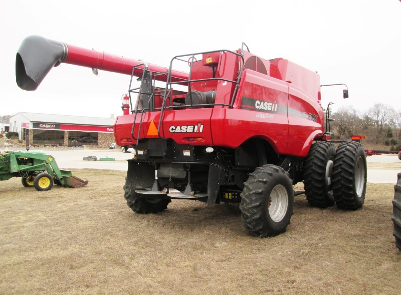 2009 Case IH 6088 Image 4