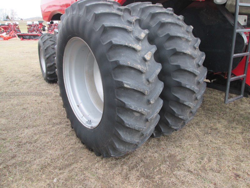 2009 Case IH 6088 Image 10