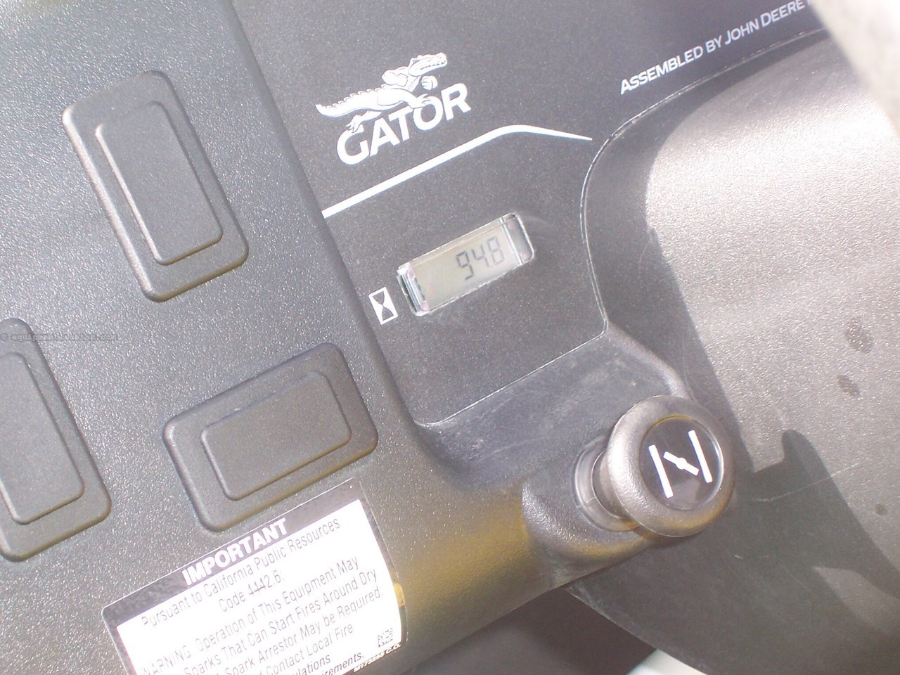 2024 John Deere TX 4X2 GATOR Image 10