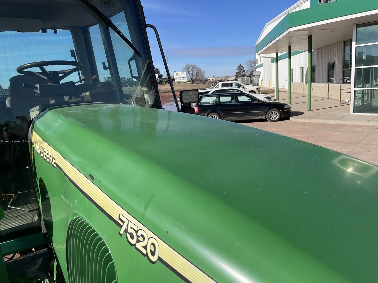 2003 John Deere 7520 Image 10